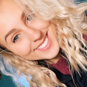 Meet your Posher, Lexie